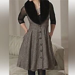 Size 6 Monroe and Main brown sleeveless fit and flare faux fur trim coat dress